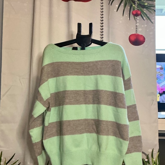 Vine & Love Sweater - Picture 2 of 2